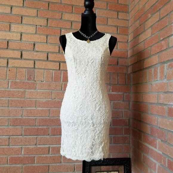 YA LOS ANGELES Super cute lace overlay dress! Size S - Picture 2 of 8